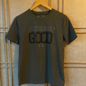 “Ridiculously GOOD” Under Armor HEATGEAR, youth large, gray